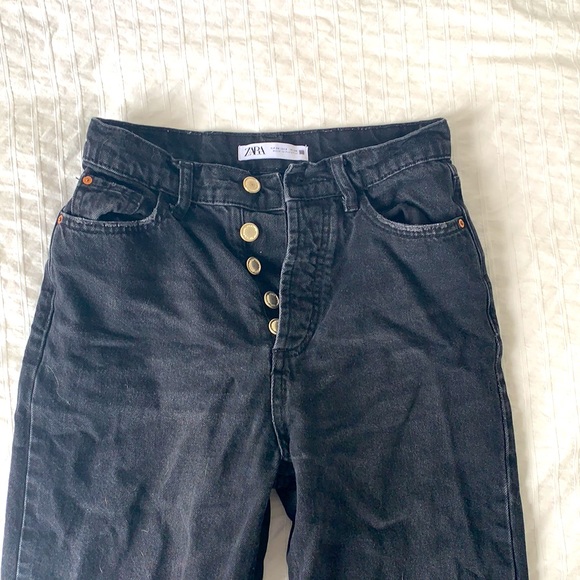 Zara High Waisted Jeans - Picture 2 of 3